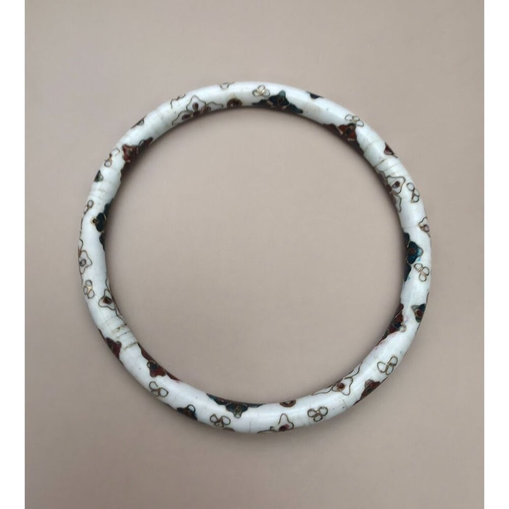 Vintage White Cloisonne Enamel Bangle Bracelet With Floral Design - Picture 2 of 6